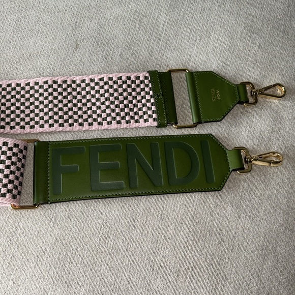 FENDI handbag adjustable strap. Comes with original dustbag and box - Picture 2 of 3